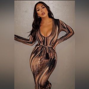 Fashion Nova Mind Of My Own Maxi Dress, size S. NWT